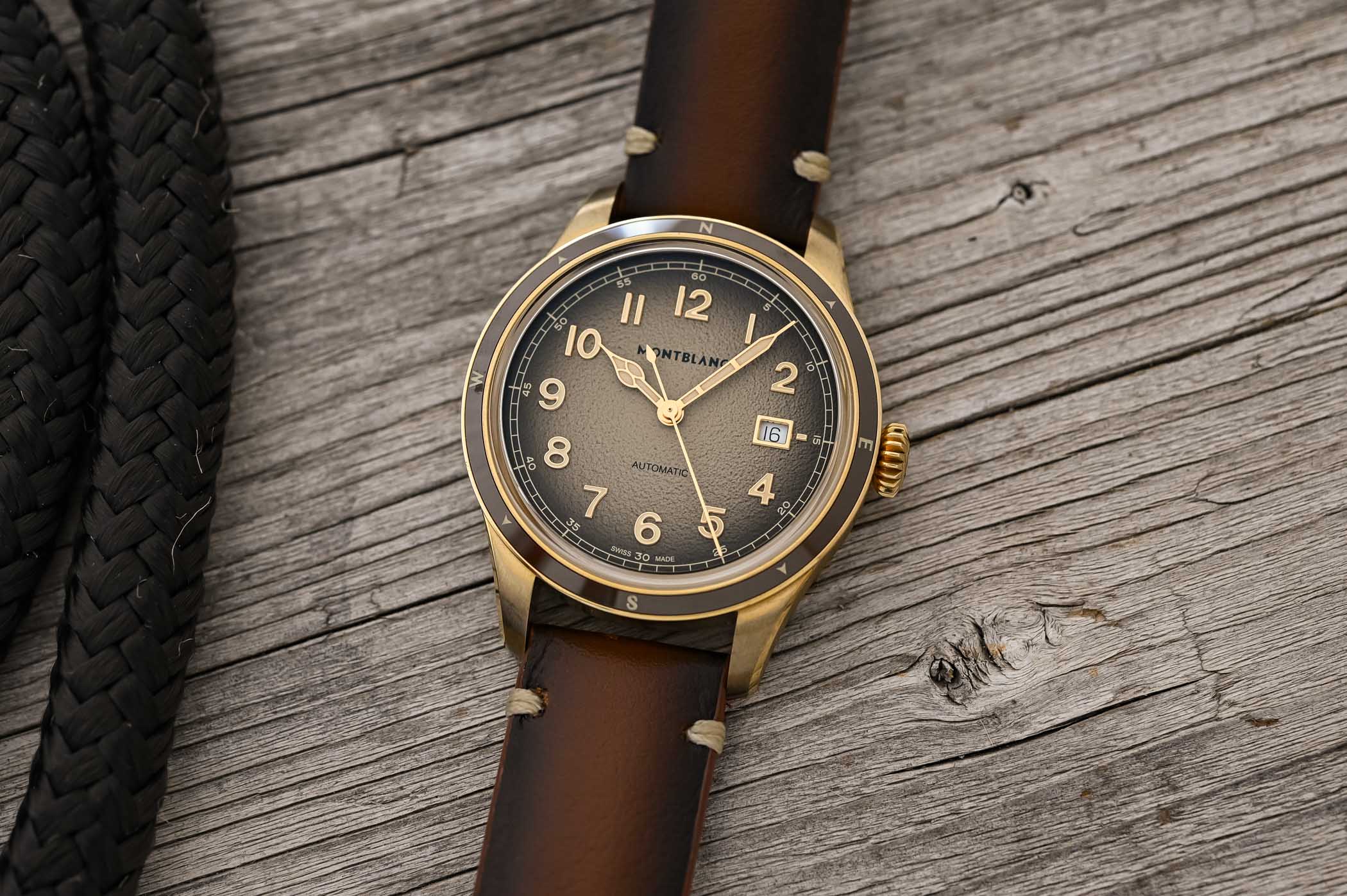 【極美品】 BLANC B0036 GOLD BROWN ケース付き First Look: The New Montblanc 1858 Automatic Date in Cupro Aluminium