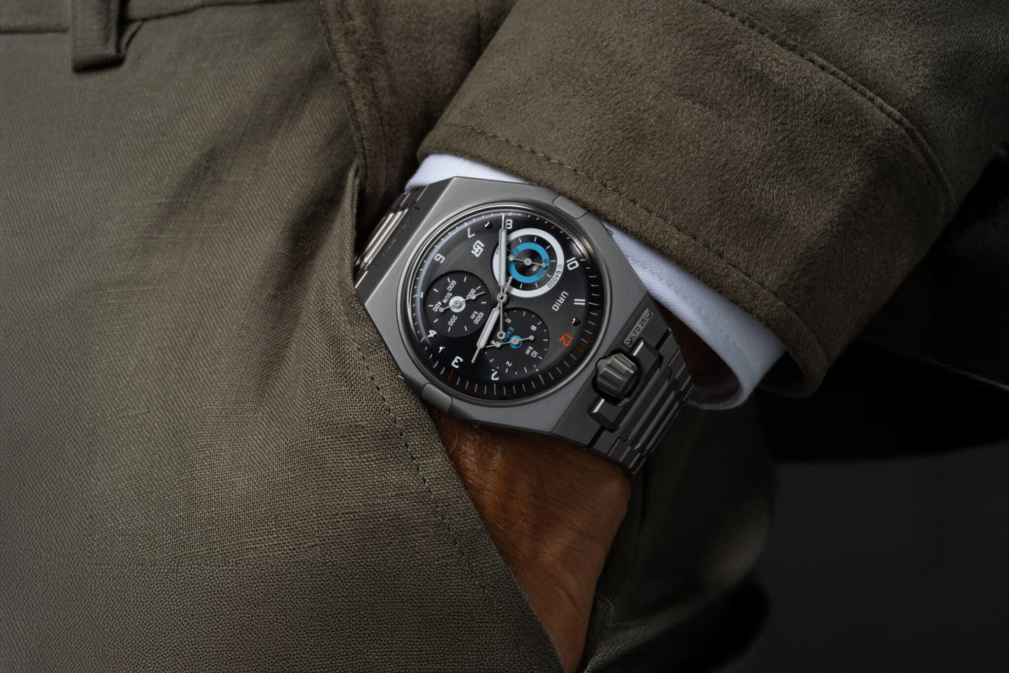 Urwerk-UR-10-Spacemeter-Central-Hands-11-2048x1365.jpg